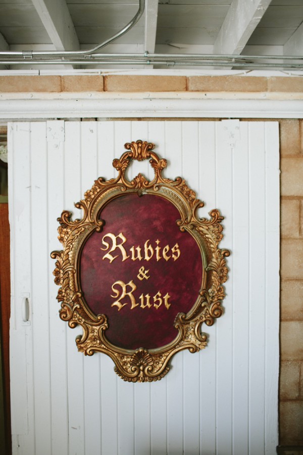 antiques-wedding-at-rubies-and-rust