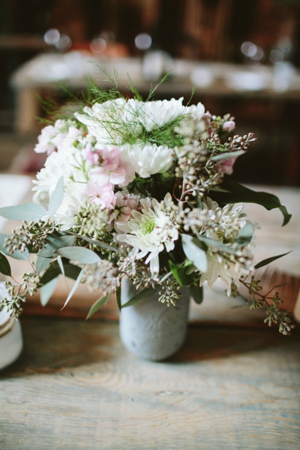 antiques-wedding-at-rubies-and-rust
