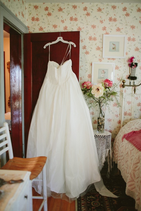 antiques-wedding-at-rubies-and-rust