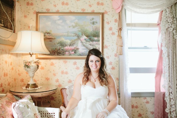 antiques-wedding-at-rubies-and-rust