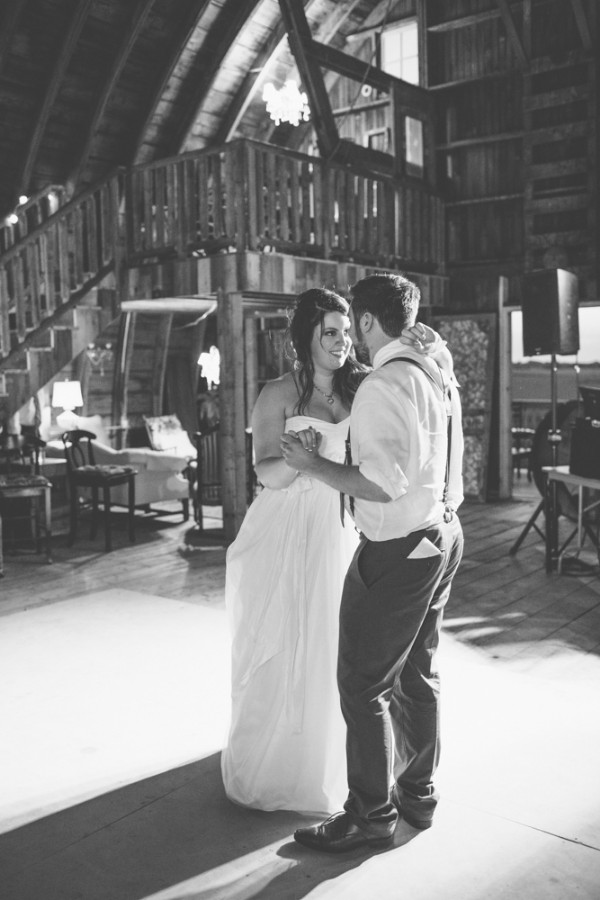 antiques-wedding-at-rubies-and-rust