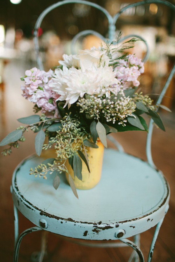 antiques-wedding-at-rubies-and-rust