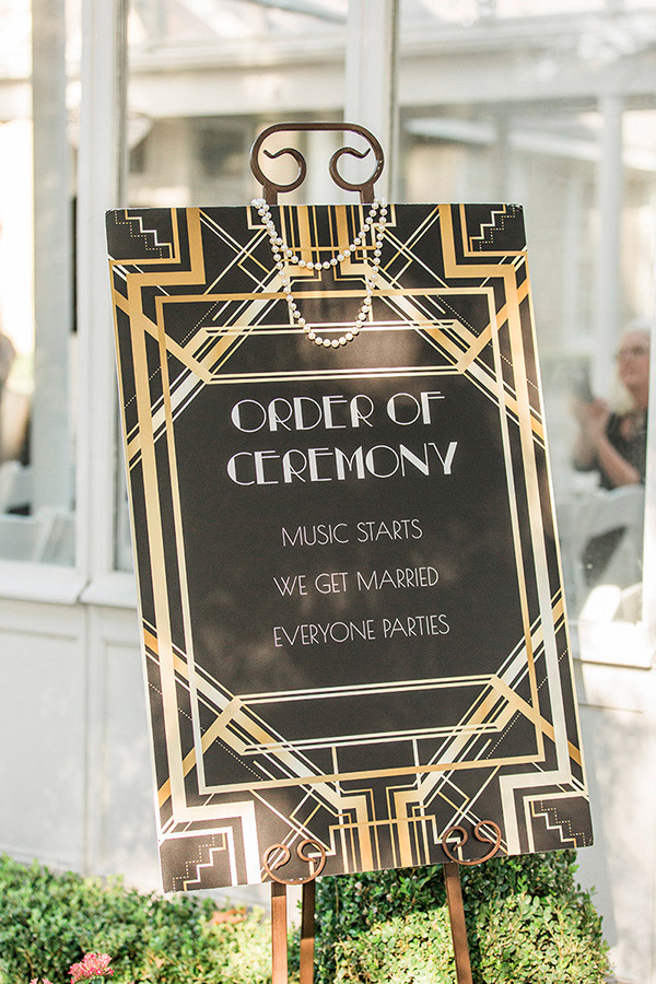 black-and-gold-gatsby-wedding