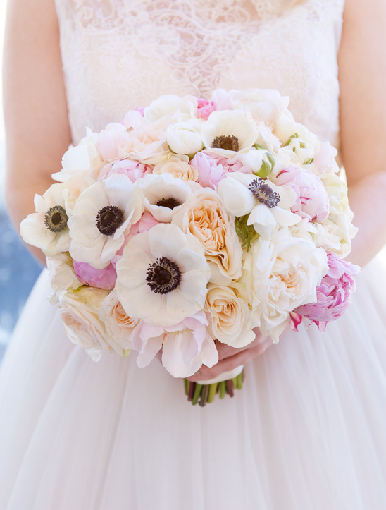 anemone bouquet @weddingchicks