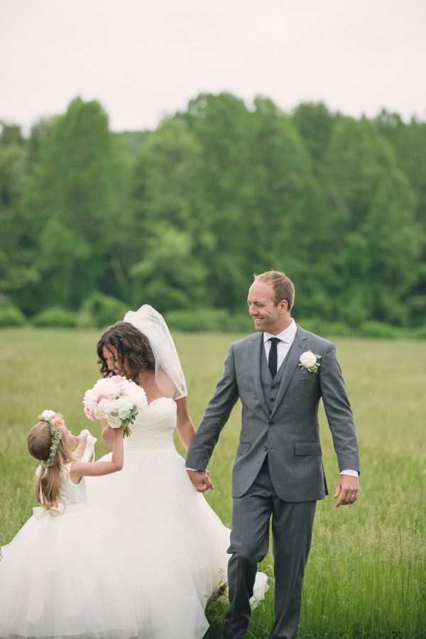 chic-family-farm-wedding