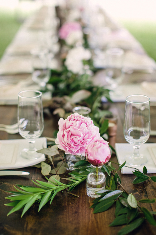 clean and modern centerpieces