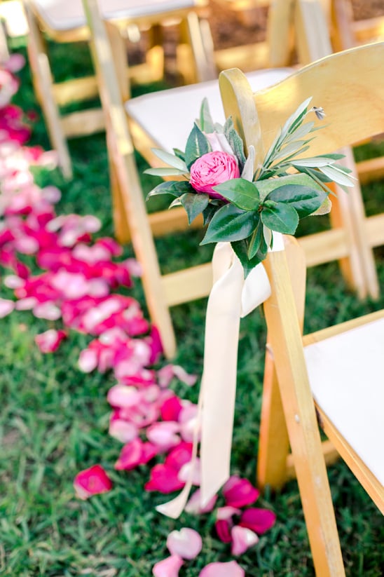 rose petal aisle decor and floral accents @weddingchicks