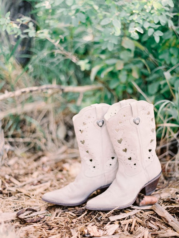 country-meets-elegant-wedding