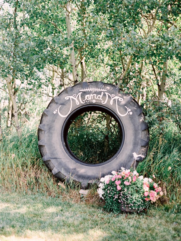 country-meets-elegant-wedding