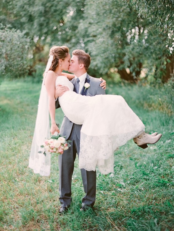 country-meets-elegant-wedding