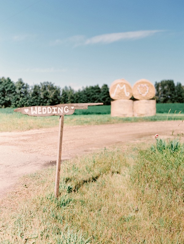 country-meets-elegant-wedding
