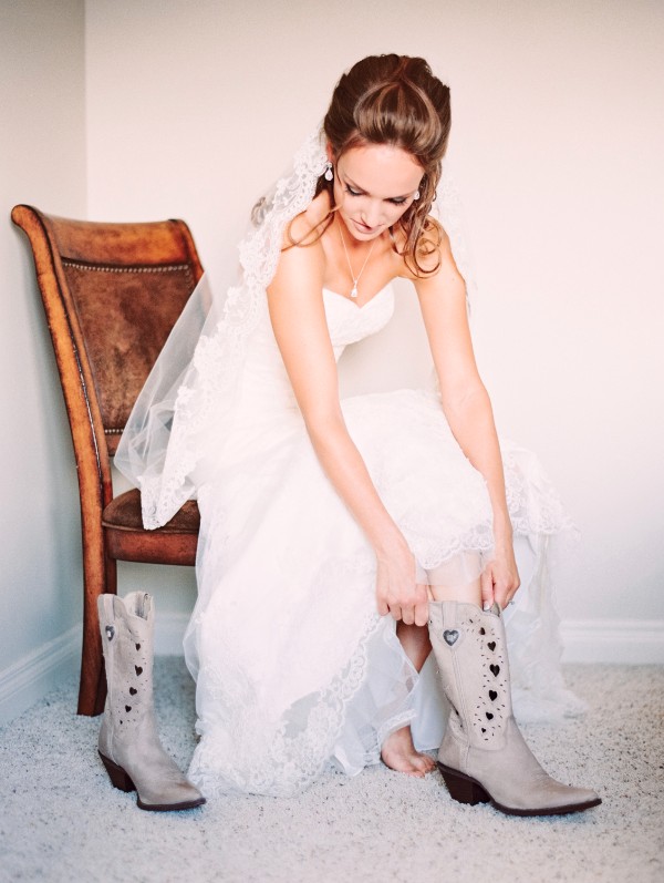 country-meets-elegant-wedding