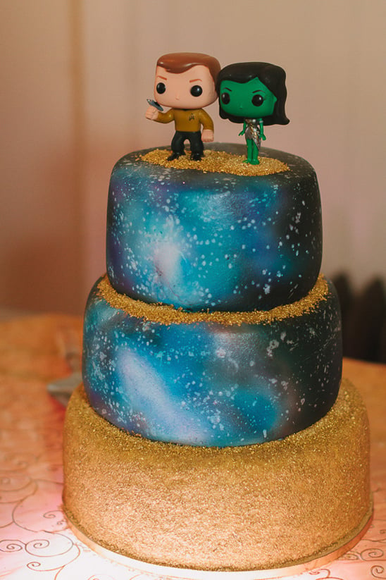 star trek wedding cake @weddingchicks