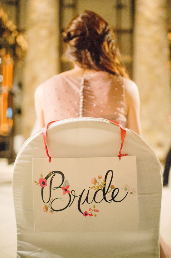 cute bride seat sign that you can print from our site @weddingchicks