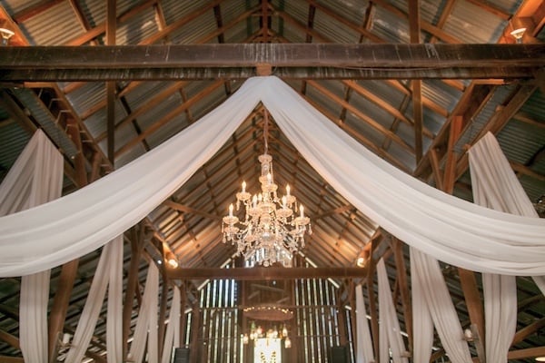 fabulous-rustic-barn-wedding