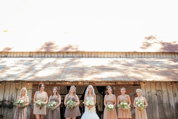 fabulous-rustic-barn-wedding