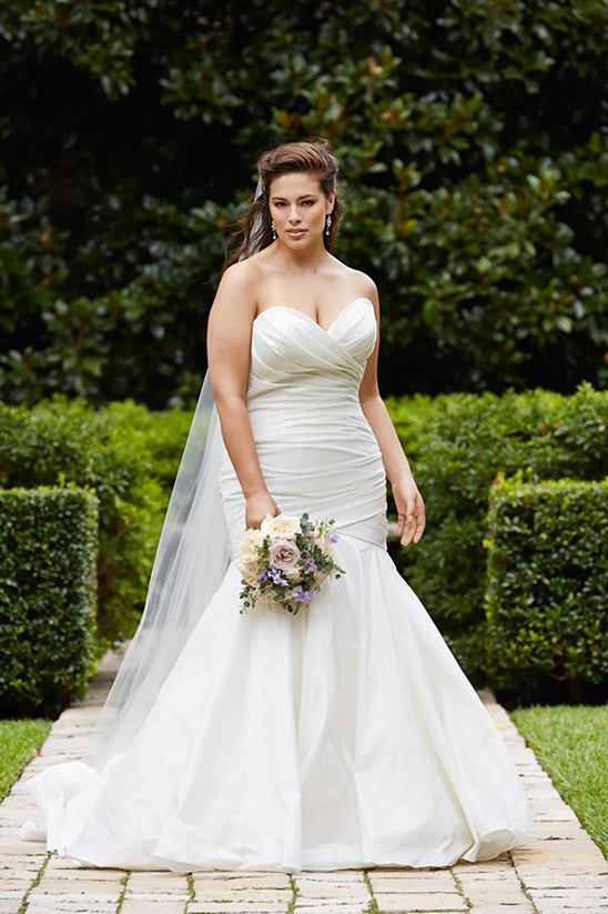 figure-flattering-plus-size-wedding-gowns