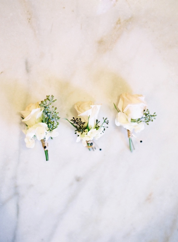 glamorous-white-rose-wedding