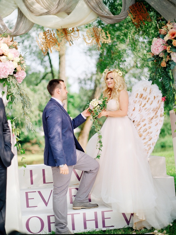 heavenly-pink-and-gold-wedding-ideas