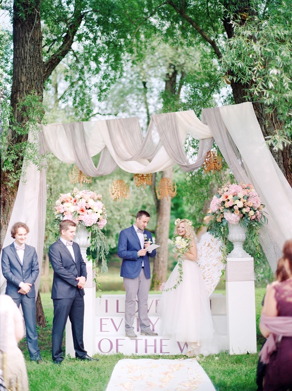 heavenly-pink-and-gold-wedding-ideas