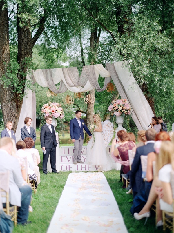 heavenly-pink-and-gold-wedding-ideas