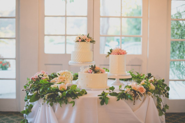 peach-and-green-garden-wedding