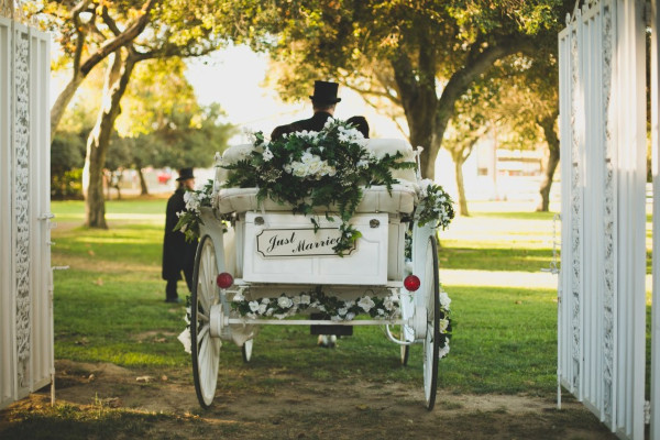 peach-and-green-garden-wedding