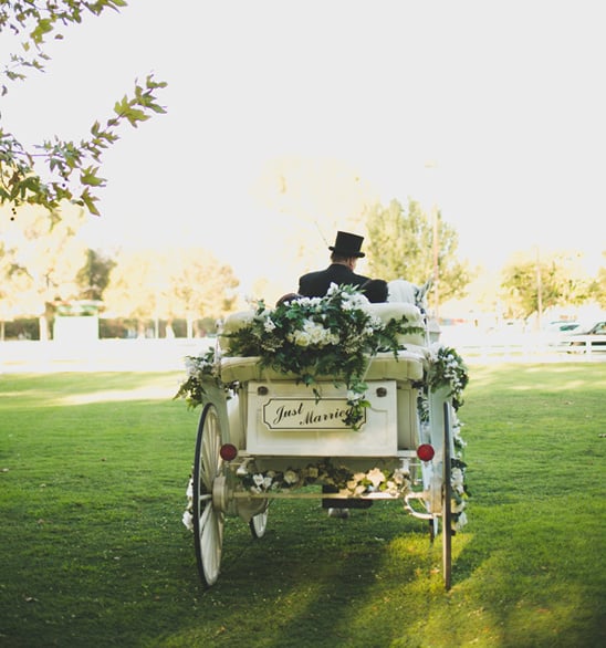 just married wedding carriage @weddingchicks