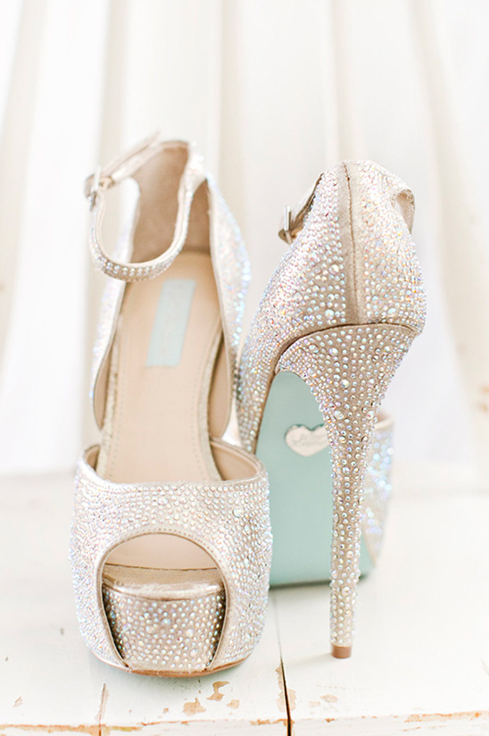 sparkling light gold wedding heels @weddingchicks