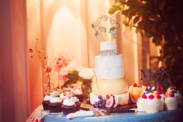 rainy-day-wine-and-cheese-wedding
