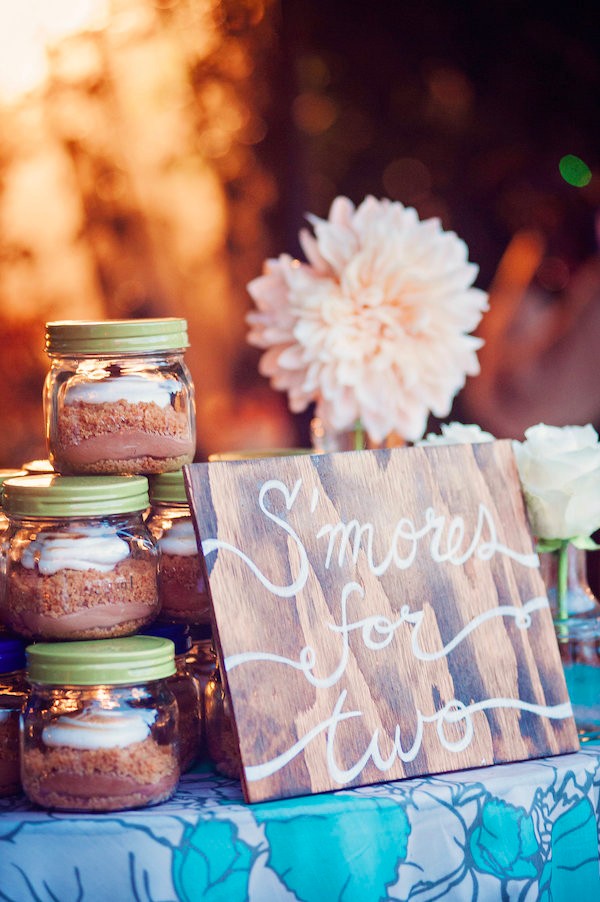 rainy-day-wine-and-cheese-wedding
