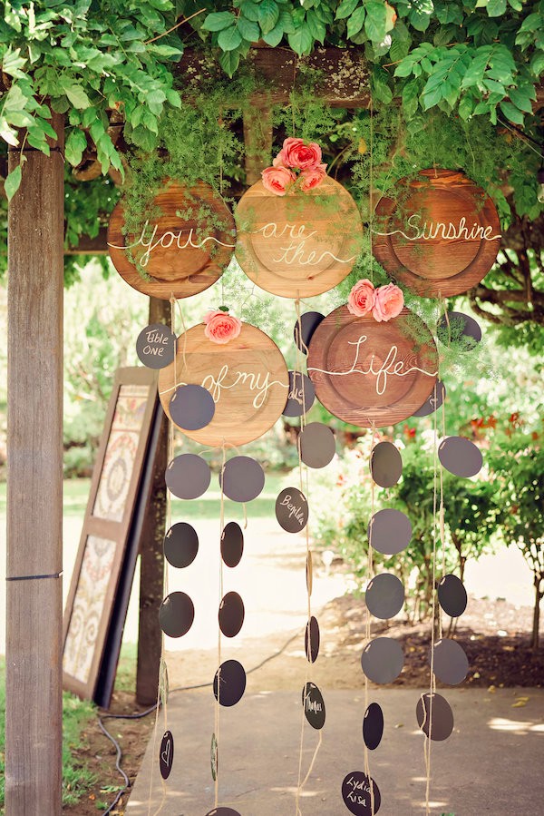 rainy-day-wine-and-cheese-wedding