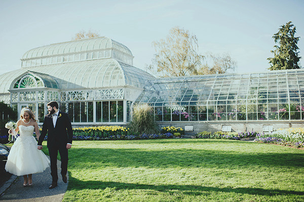 retro-garden-party-wedding