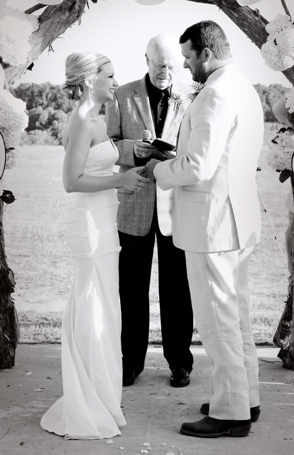 rustic-and-retro-airport-wedding