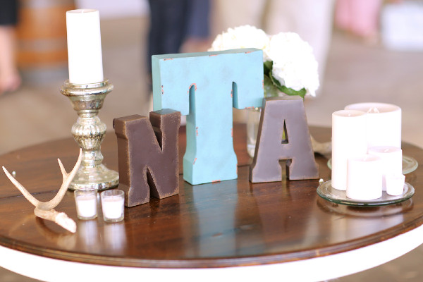 rustic-and-retro-airport-wedding