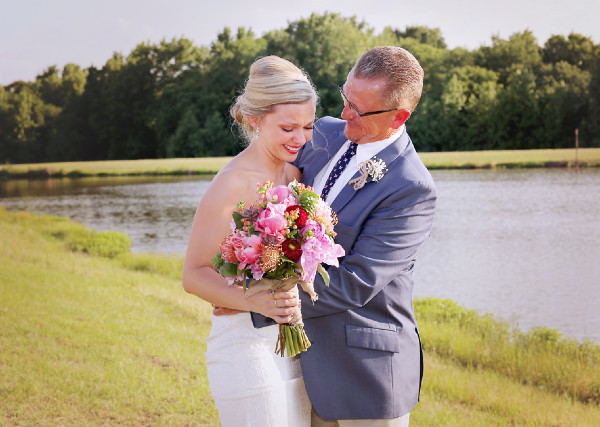 rustic-and-retro-airport-wedding