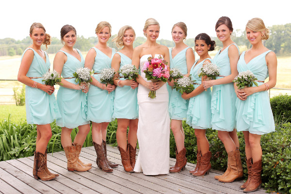 rustic-and-retro-airport-wedding