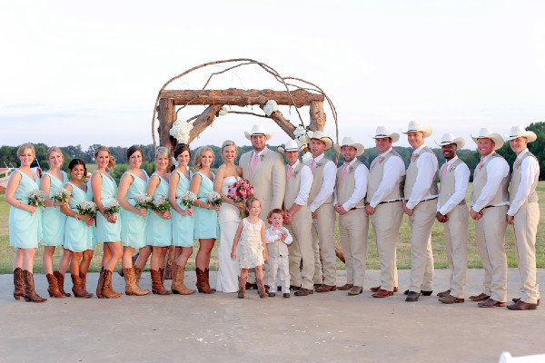 rustic-and-retro-airport-wedding