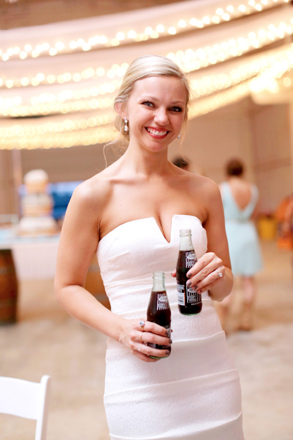 rustic-and-retro-airport-wedding