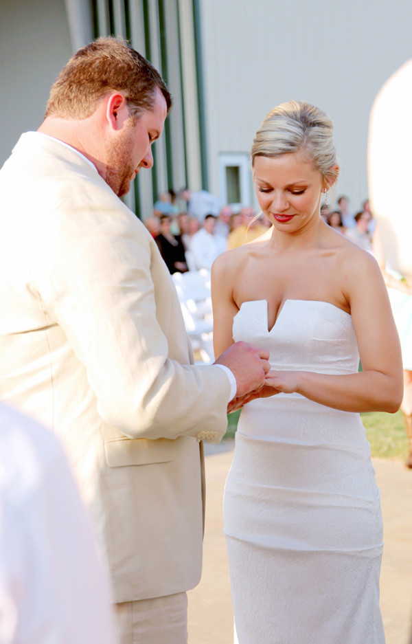 rustic-and-retro-airport-wedding