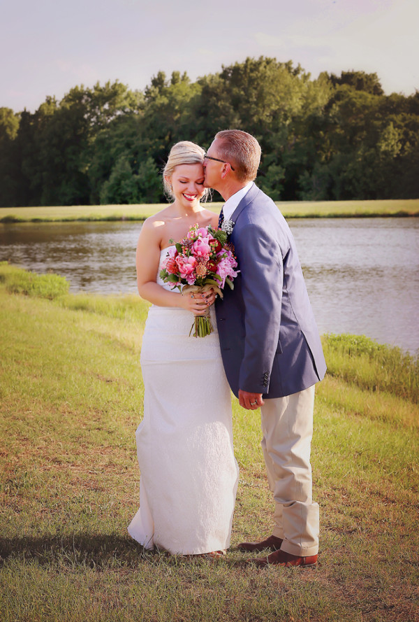 rustic-and-retro-airport-wedding