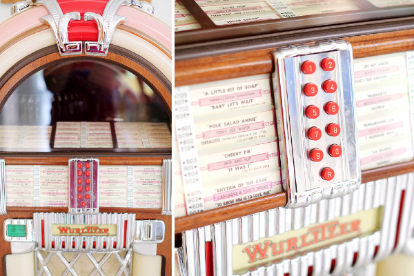 rustic-and-retro-airport-wedding
