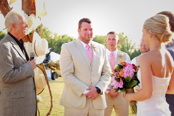rustic-and-retro-airport-wedding