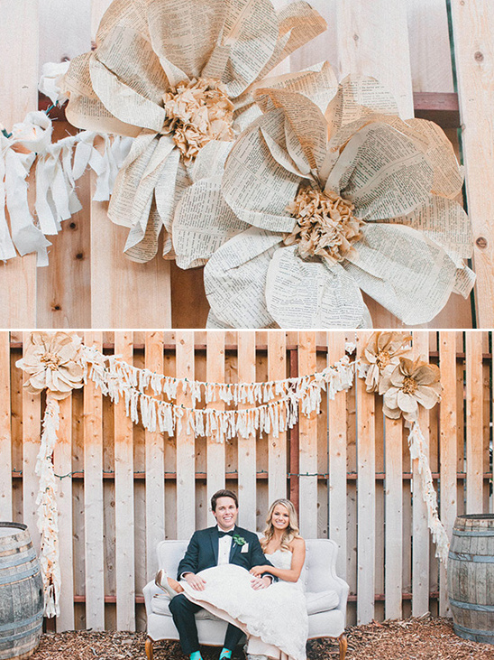 paper flower photobooth backdrop @weddingchicks