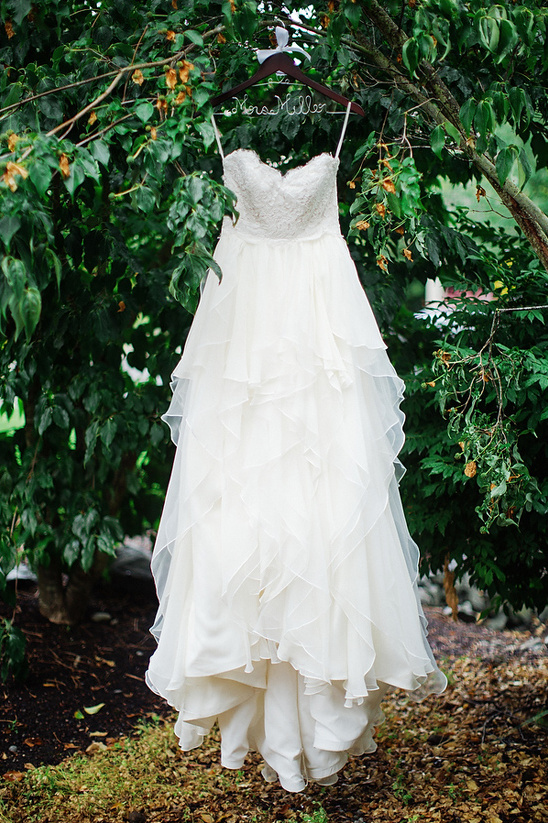 Hayley Paige wedding dress @weddingchicks
