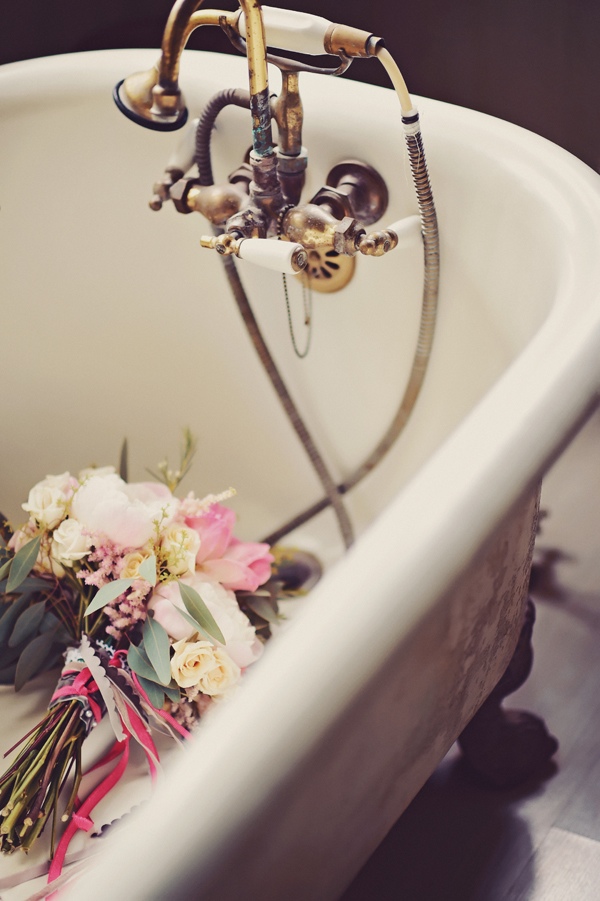 vintage-chic-hawaiian-wedding