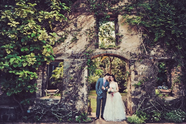 vintage-chic-hawaiian-wedding