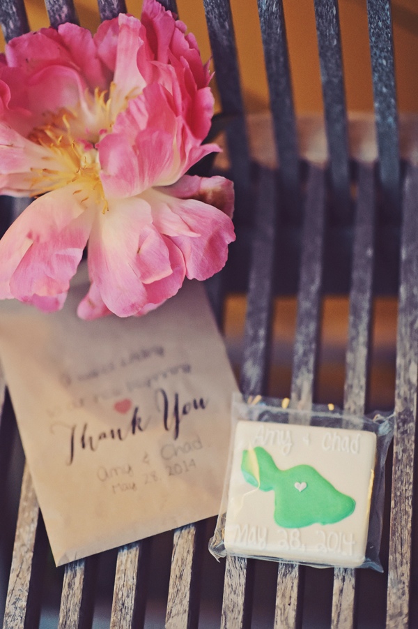 vintage-chic-hawaiian-wedding