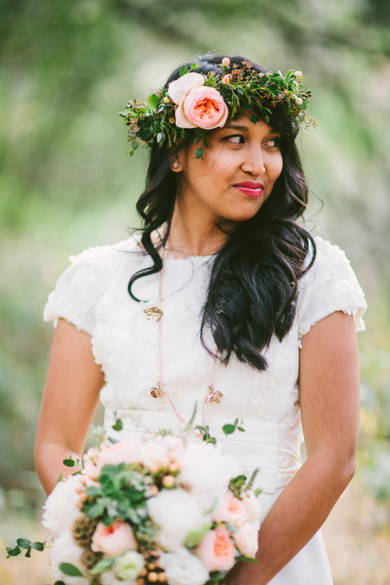 boho chic bride with floral wedding crown @weddingchicks