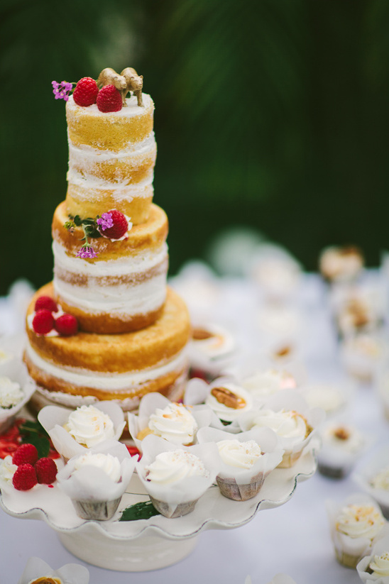 bear topped naked cake @weddingchicks